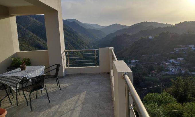 Lakkoi Villa | 140 m² Villa ∙ 3 bedrooms ∙ 6 guests
