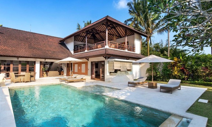 Melayang Villa | 1400 m² Villa ∙ 4 bedrooms ∙ 8 guests
