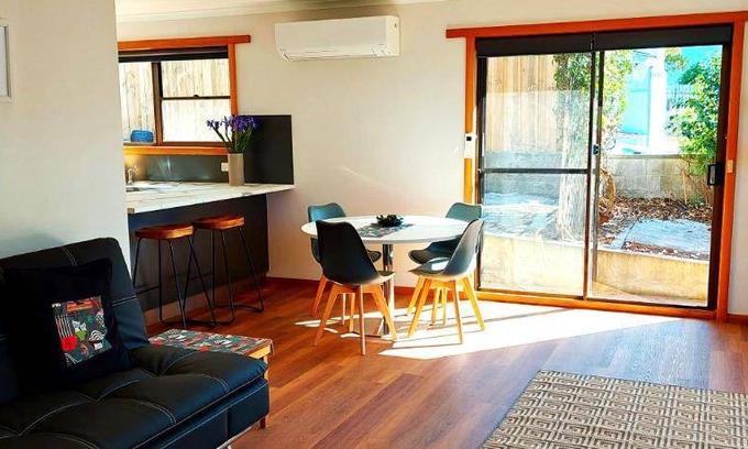 Devonport Apartment | 150 m² Apartment ∙ 2 bedrooms ∙ 4 guests