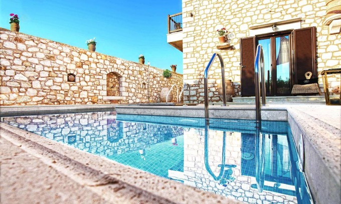 Roumeli House | 150 m² House ∙ 2 bedrooms ∙ 5 guests