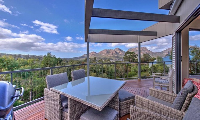 Coles Bay House | 160 m² House ∙ 3 bedrooms ∙ 8 guests