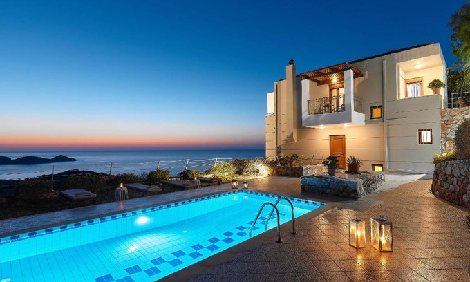 Drosia House | 160 m² House ∙ 3 bedrooms ∙ 8 guests