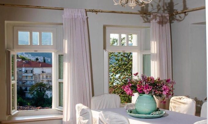 Kastoria Villa | 172 m² Villa ∙ 3 bedrooms ∙ 5 guests