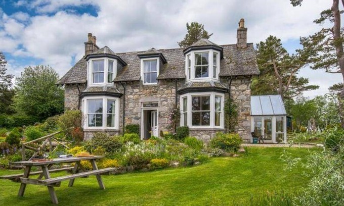 Braemar House | 175 m² House ∙ 6 bedrooms ∙ 12 guests