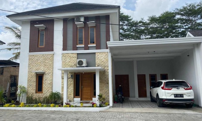 Ngaglik House | 180 m² House ∙ 4 bedrooms ∙ 10 guests