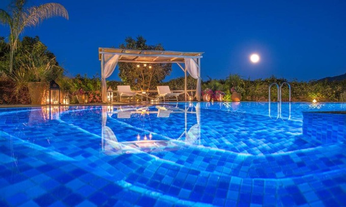 Pemonia Villa | 187 m² Villa ∙ 3 bedrooms ∙ 6 guests
