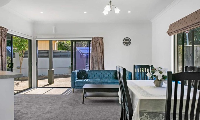 Nukuhau House | 19 Luberon way · Home away from Home