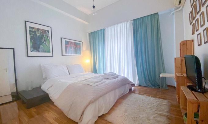 Piraeus Apartment | 2 bedroom apartment close to Piraeus port