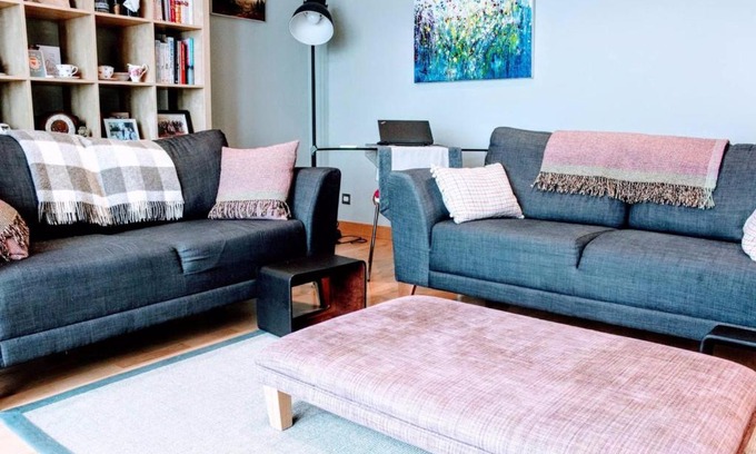 Newhaven Apartment | 2 Bedroom Apartment with Sea View Sleeps 4