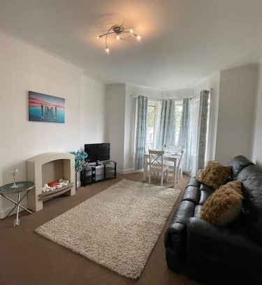 Gorgie Apartment | 2 Bedrooms Holiday home in Edinburgh near City Center