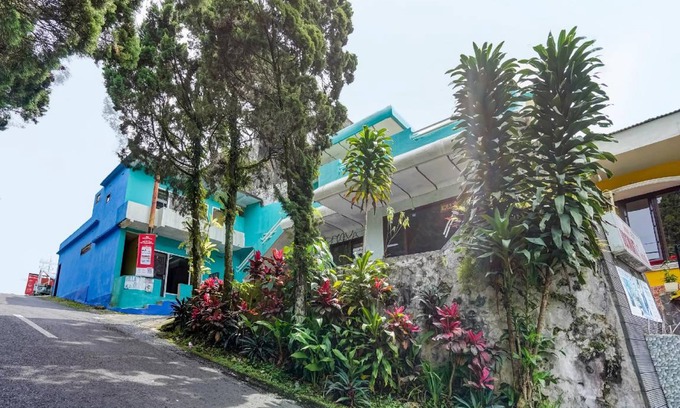 Tretes Hotel | 20 m² Hotel ∙ 3 guests