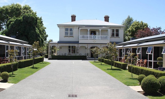 Merivale Hotel | 200 m² Hotel ∙ 3 bedrooms ∙ 127 guests