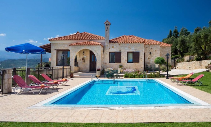 Polemarchi House | 200 m² House ∙ 4 bedrooms ∙ 8 guests
