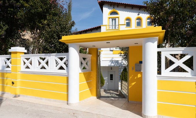 Salamis Villa | 200 m² Villa ∙ 3 bedrooms ∙ 9 guests