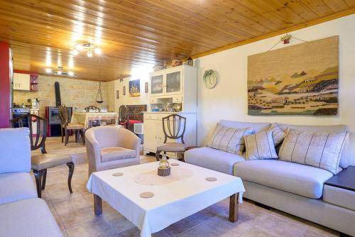 Kipoi Villa | 200 m² Villa ∙ 3 bedrooms ∙ 8 guests