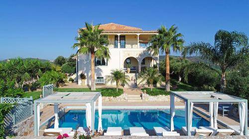 Darmarochori Villa | 200 m² Villa ∙ 4 bedrooms ∙ 8 guests