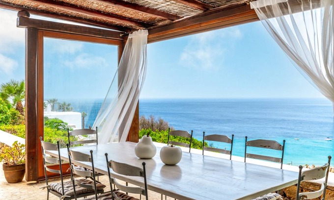 Elia Villa | 200 m² Villa ∙ 5 bedrooms ∙ 10 guests