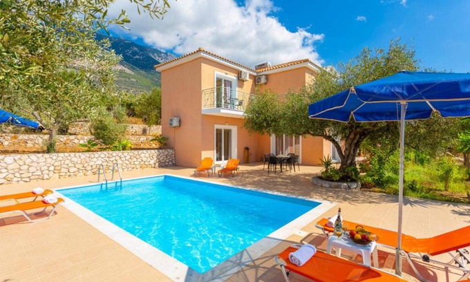 Vlachata Villa | 200 m² Villa ∙ 6 bedrooms ∙ 12 guests