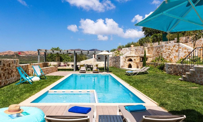 Achlades House | 220 m² House ∙ 4 bedrooms ∙ 10 guests