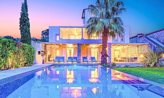 Dramia House | 220 m² House ∙ 5 bedrooms ∙ 15 guests
