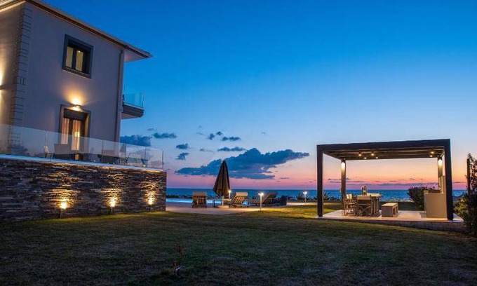 Preveza Villa | 220 m² Villa ∙ 4 bedrooms ∙ 10 guests