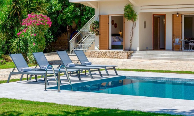 Pigadhakia Villa | 220 m² Villa ∙ 5 bedrooms ∙ 11 guests