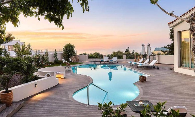 Koutouloufari Hotel | 250 m² Hotel ∙ 4 bedrooms ∙ 8 guests