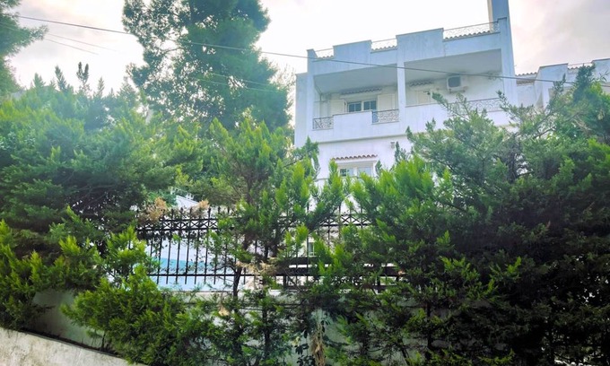 Dionysos House | 260 m² House ∙ 4 bedrooms ∙ 8 guests