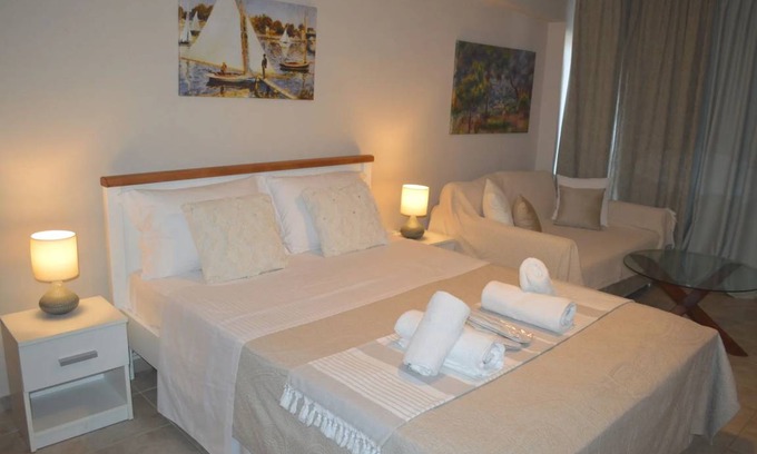 Pylos Apartment | 28 m² Apartment ∙ 1 bedroom ∙ 2 guests
