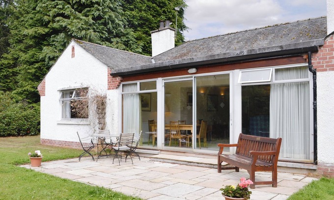 Banchory Cottage | 3 bedroom accommodation in Inchmarlo, Banchory