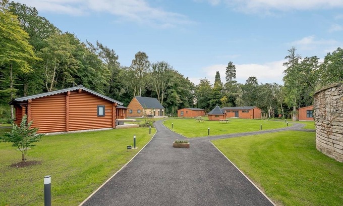 Annbank Ski Chalet | 3 bedroom accommodation in Annbank, Ayr