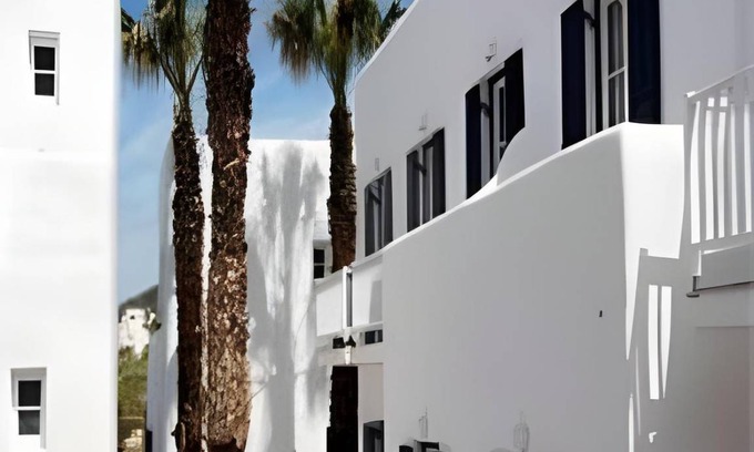 Parasporos Hotel | 30 m² Hotel ∙ 10 guests