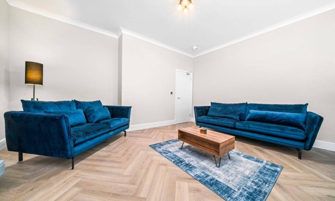 Gretna Apartment | 300 m² Apartment ∙ 4 bedrooms ∙ 8 guests