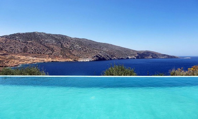 Agia Pelagia House | 320 m² Farmhouse ∙ 5 bedrooms ∙ 10 guests