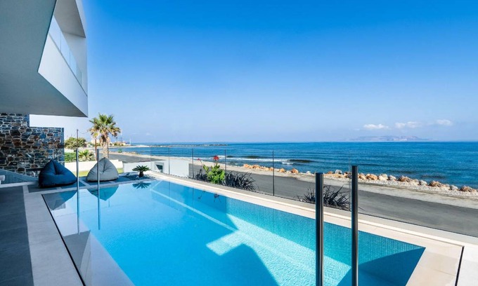 Gournai House | 320 m² House ∙ 6 bedrooms ∙ 12 guests