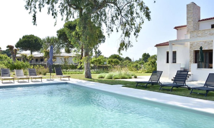 Vourvourou Villa | 340 m² Villa ∙ 7 bedrooms ∙ 14 guests