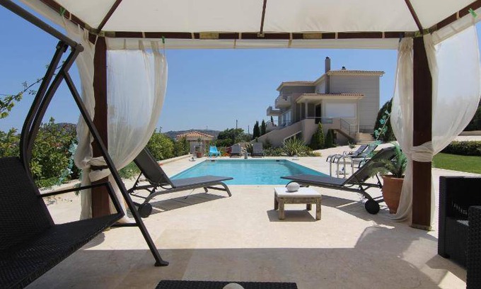 Spata-Artemida Villa | 350 m² Villa ∙ 5 bedrooms ∙ 9 guests