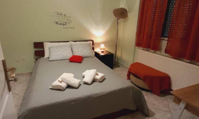 Petroupoli Apartment | 40 m² Apartment ∙ 2 bedrooms ∙ 3 guests