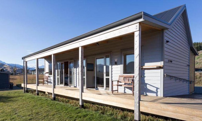 Lower Shotover Ski Chalet | 40 m² Chalet ∙ 4 guests