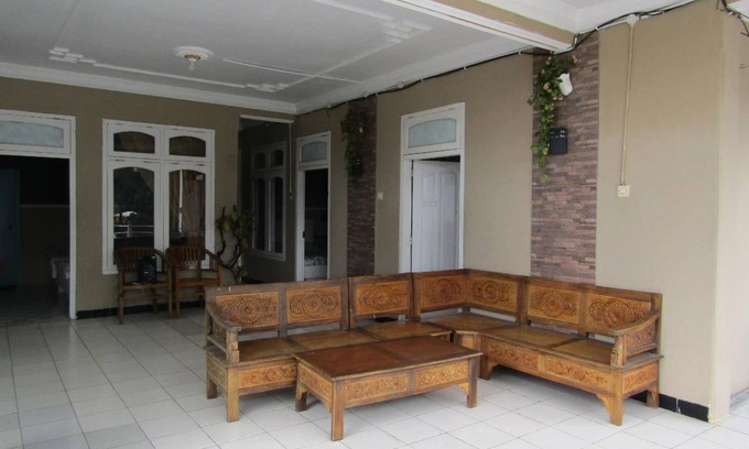 Sarangan Hotel | 40 m² Hotel ∙ 4 bedrooms ∙ 13 guests