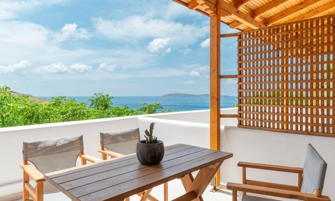 Batsi House | 40 m² House ∙ 2 bedrooms ∙ 4 guests