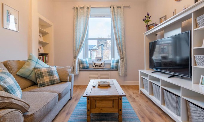 Edinburgh Apartment | 423 Cosy 1 bedroom apartment near Holyrood Park