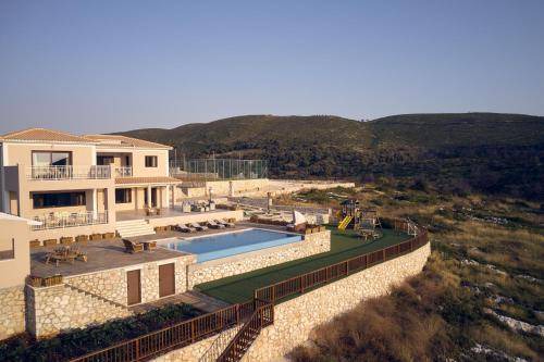 Anafonitria Villa | 430 m² Villa ∙ 5 bedrooms ∙ 11 guests