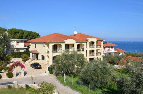 Poulithra Apartment | 45 m² Serviced apartment ∙ 4 guests