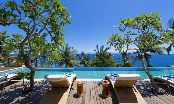 Senggigi Apartment | 5 Bedroom Ocean Villa with Private Pool at Malimbu