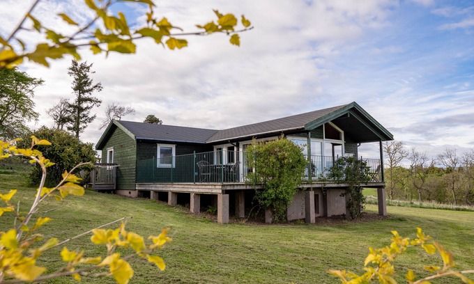 Lauder Ski Chalet | 5 Star Award Winning Lodge - The Ramsay - sleeps 4