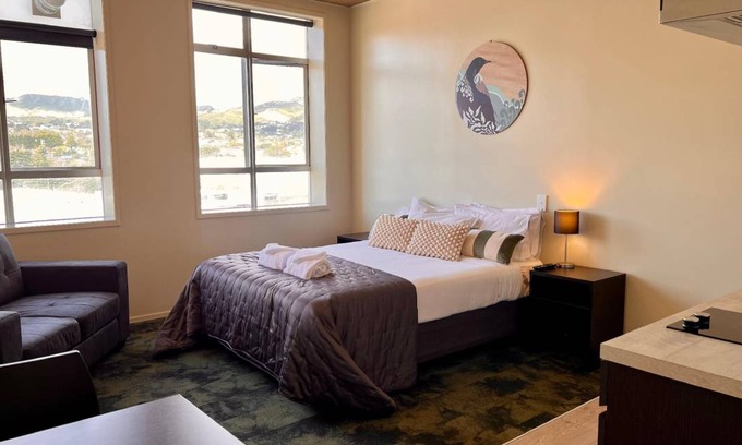 Porirua Hotel | 50 m² Hotel ∙ 2 bedrooms ∙ 5 guests