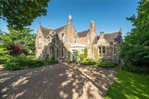 Prestonpans Villa | 549 m² Villa ∙ 5 bedrooms ∙ 11 guests