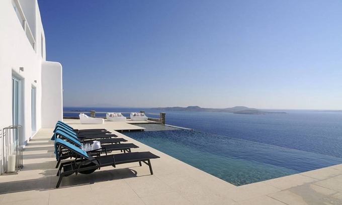 Agios Ioannis Villa | 550 m² Villa ∙ 7 bedrooms ∙ 14 guests