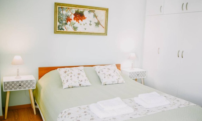Keratsini-Drapetsona Apartment | 56 m² Apartment ∙ 1 bedroom ∙ 4 guests